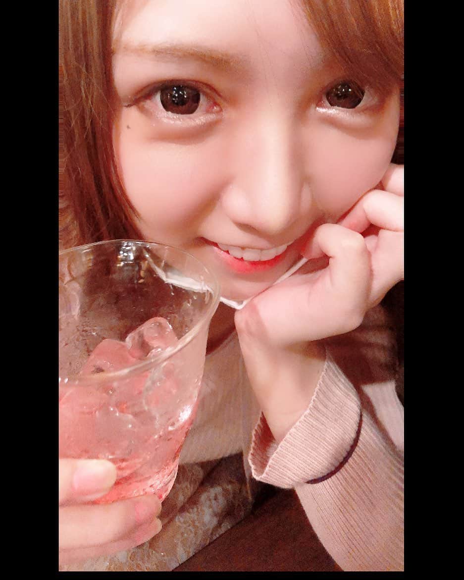 香坂紗梨のインスタグラム：「ほろ酔いドアップ♡ in梅酒  　　#香坂紗梨　　　 　　#AV女優」