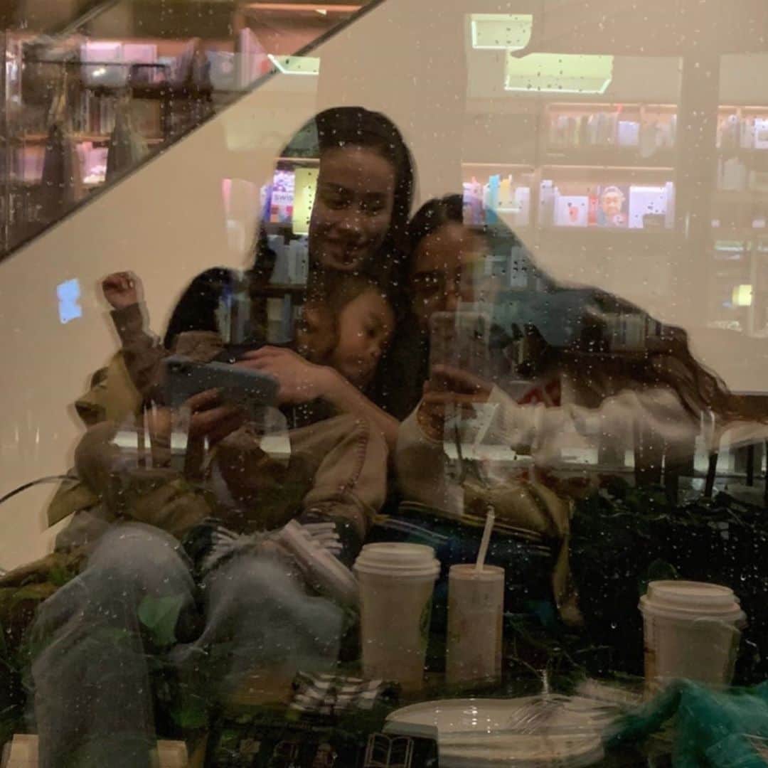 大橋リナのインスタグラム：「☔️💕」