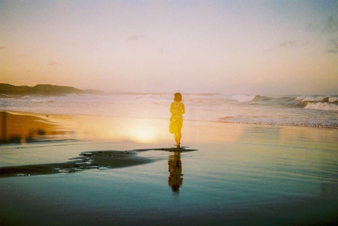 haru wagnusさんのインスタグラム写真 - (haru wagnusInstagram)「a concomitant sensation, called synesthesia ㅤㅤㅤㅤㅤㅤㅤㅤㅤㅤㅤㅤㅤ ㅤㅤㅤㅤㅤㅤㅤㅤㅤㅤㅤㅤㅤ #doubleexposure  #fm3a #filmphotography」10月19日 22時22分 - wagnus