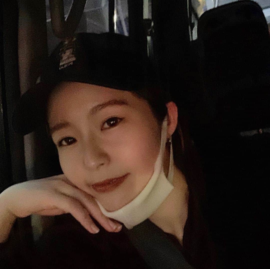 のインスタグラム：「帽子のくまちゃんがかわいいのに暗闇in🚗」