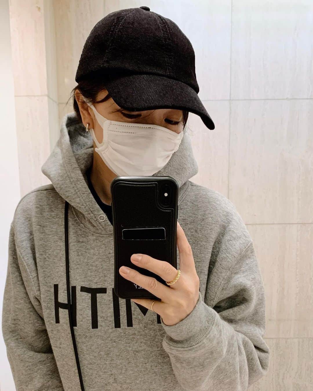 EMIのインスタグラム：「☆ 寒くなったね〜😣」