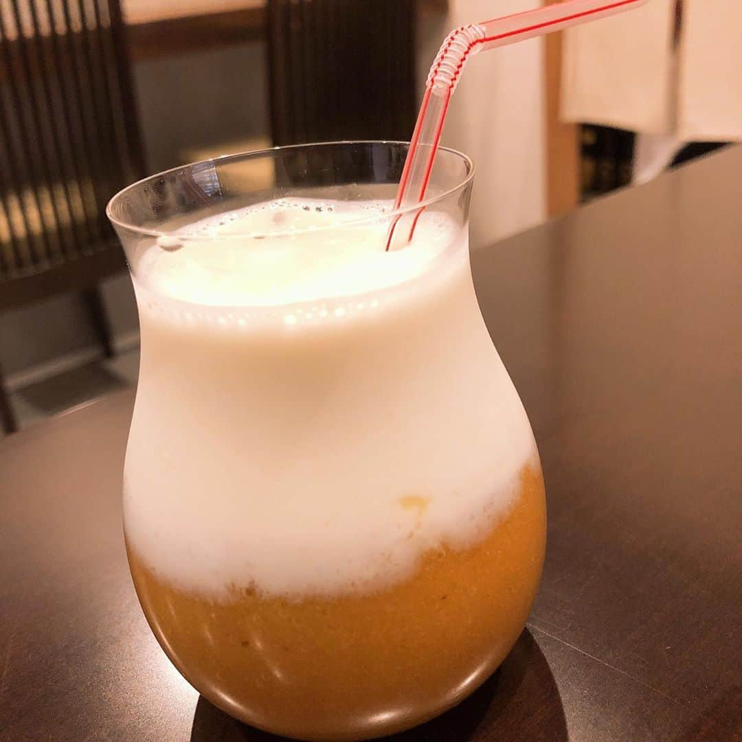 相沢紗世さんのインスタグラム写真 - (相沢紗世Instagram)「前回、カキ氷しか食べられなかったので、わらびもちのリベンジ🤣出来たては最高に美味しい👍😆✨ #但#わらびもち#きなこミルク#そして桃ミルク#やっぱり美味し過ぎ#大将ありがとうございました😊」10月19日 22時45分 - sayoaizawa