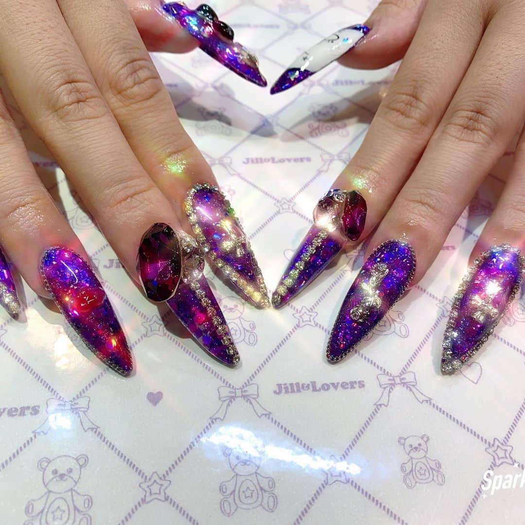 mamijinguのインスタグラム：「👻  #jillandlovers #nail #nailart #paragel #gelneil#gel #ネイル #ネイルアート #me #look #love #かわいい」