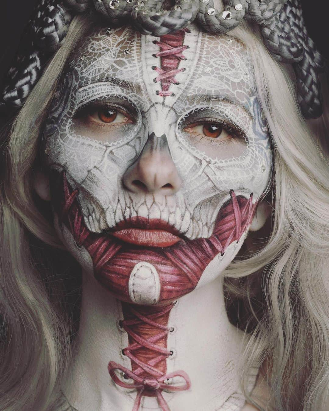 Amazing JIROさんのインスタグラム写真 - (Amazing JIROInstagram)「#reposting some of my past skull artwork since #halloween is approaching :)) ． #amazing_jiro #repost #halloweenmakeupideas #halloweenmakeup #halloweenlook #halloweencostume #makeupideas #horrormakeup #scarymakeup #spookyseason #darkmakeup #facepaint #bodypaint #makeup #sfxmakeup #skullmakeup #skull #makeupart #creativemakeup #art #リポスト #ハロウィン #ハロウィンメイク #メイク #フェイスペイント #ボディペイント #スカル #アート」10月19日 22時51分 - amazing_jiro