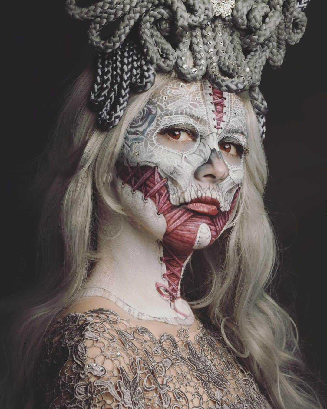 Amazing JIROさんのインスタグラム写真 - (Amazing JIROInstagram)「#reposting some of my past skull artwork since #halloween is approaching :)) ． #amazing_jiro #repost #halloweenmakeupideas #halloweenmakeup #halloweenlook #halloweencostume #makeupideas #horrormakeup #scarymakeup #spookyseason #darkmakeup #facepaint #bodypaint #makeup #sfxmakeup #skullmakeup #skull #makeupart #creativemakeup #art #リポスト #ハロウィン #ハロウィンメイク #メイク #フェイスペイント #ボディペイント #スカル #アート」10月19日 22時51分 - amazing_jiro