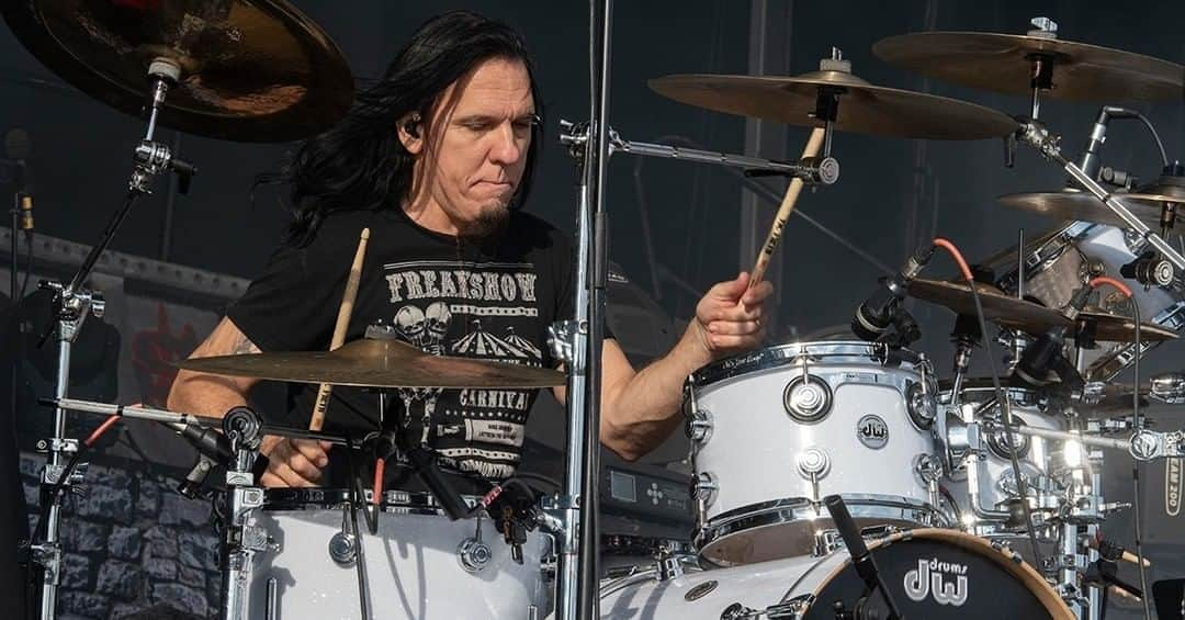 Queensrycheさんのインスタグラム写真 - (QueensrycheInstagram)「Casey at Alcatraz Festival in Kortrijk Belgium (photo credit Headbangers Life Style) #queensryche #theverdicttour #alcatrazfestival2019 #belgium🇧🇪 #caseygrillo #case #drums #drummer #kickassdrummer #dwdrums #zildjiancymbals #bamf #memories #goodtimes #doyourememberliveshows」10月19日 22時53分 - queensrycheofficial