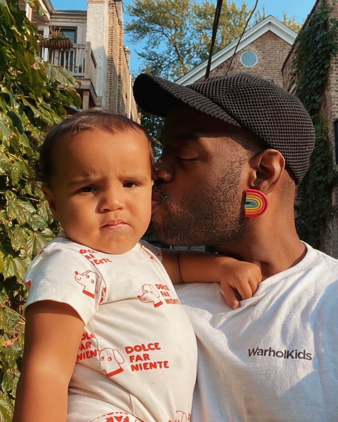 Paul Octaviousのインスタグラム：「Tough guy kisses 😘 #seb」