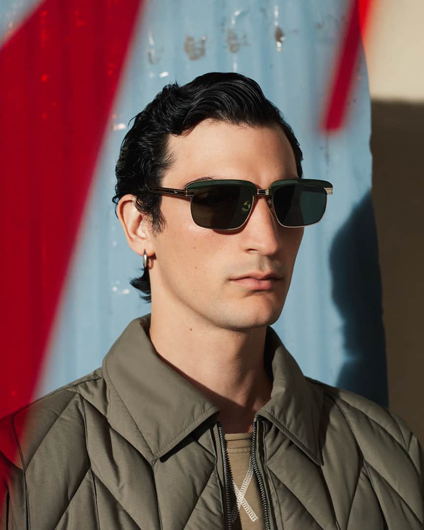 サルヴァトーレ・フェラガモのインスタグラム：「A classic pair of sunglasses draws upon iconic house codes to establish a distinctive mix of vintage allure and unparalleled craftsmanship. #FerragamoEyewear」
