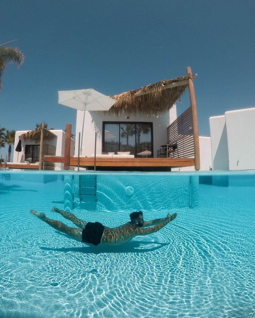 BEAUTIFUL HOTELSさんのインスタグラム写真 - (BEAUTIFUL HOTELSInstagram)「Dive straight into the infinity pool and let your vacation begin! 💦 Bask in pure relaxation with a bungalow that extends to lagoon pools surrounding Stella Island Luxury Resort. 😌 And if you're up for some lounging, there's an overwater hammock, too!   Where's the best infinity pool you've visited? Share the location with us in the comments! 🏊  📸 @karpathakis.experience 📍 @stellaislandcrete, Crete, Greece」10月19日 23時10分 - beautifulhotels