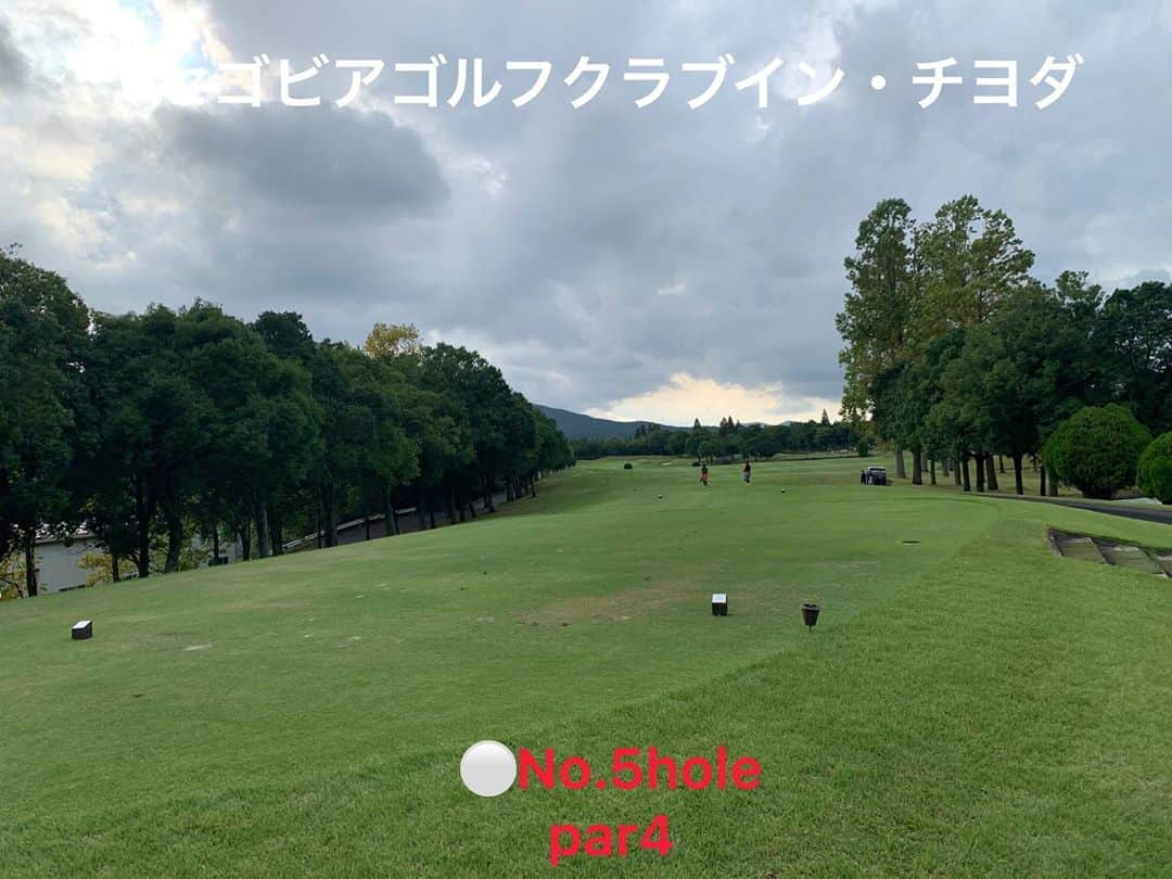 ひかりさんのインスタグラム写真 - (ひかりInstagram)「セゴビアゴルフクラブインチヨダ⛳️ ⚪️1〜9hole . . 池の真ん中に、グリーンとバンカーだけがあるショート😳❣️ .  #ゴルフ場#セゴビアゴルフクラブインチヨダ #gtバーディーズ #ゴルフトゥデイバーディーズ #gtバーディーズカップカップ#ゴルフ女子#golftoday #ゴルフ#golf#ゴルフトゥデイ#スポーツ女子#japanesegirl #ゴルフ日和#golfwear #スリクソン#srixon#japan」10月19日 23時15分 - piiiiiii_k