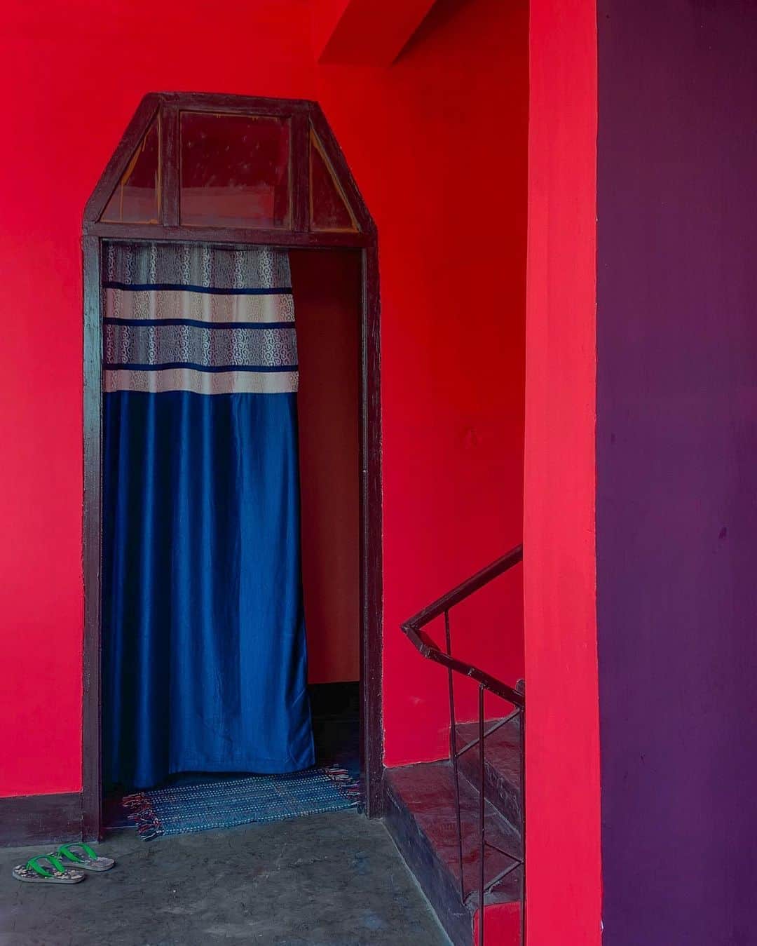 ジョン・スタンメイヤーさんのインスタグラム写真 - (ジョン・スタンメイヤーInstagram)「Two chairs, two green flip-flops, two tin cans, things in pairs stumbled upon in India… Chairs outside the dripping orangey-red prayer tent in the ashram we stayed during the 2019 Kumbh Mela in Prayagraj, Uttar Pradesh… @ankitha_rs’s green flip-flops, outside her door at the reddest of red hotels ever in Borjhar, Assam… Two trash cans at a home in Bhind, Madhya Pradesh, resting against a mighty pink wall when the light kissed it yellow near sunset. Once again, all #nothingspecial, until noticing magical patterns before all of us, coming as one together. ⠀⠀⠀⠀⠀⠀⠀ India’s Daunting Challenge: There’s Water Everywhere, And Nowhere - Chapter 8 of the @outofedenwalk, my latest story in the August 2020 of @natgeo magazine. ⠀⠀⠀⠀⠀⠀⠀ #triptych #pink #red #chairs #prayagraj #allahabad #UttaraPradesh #green #flipflops #blue #curtain #borjhar #assam #tincans #sticks #sunlight #bhind #MadhyaPradesh #peace #love #india @natgeo @outofedenwalk #walkingindia #edenwalk」10月20日 10時17分 - johnstanmeyer