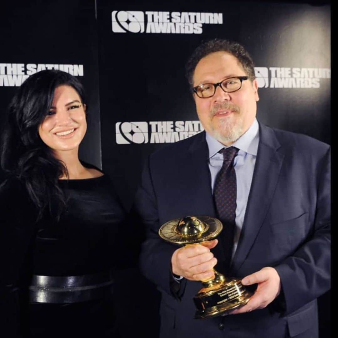 ジーナ・カラーノのインスタグラム：「This man right here is a genuine giant hearted genius.. @jonfavreau just lettin y’all know. 🙌 Happy Birthday.. so much love to you and your family and to the war in the stars you take on. ✨」