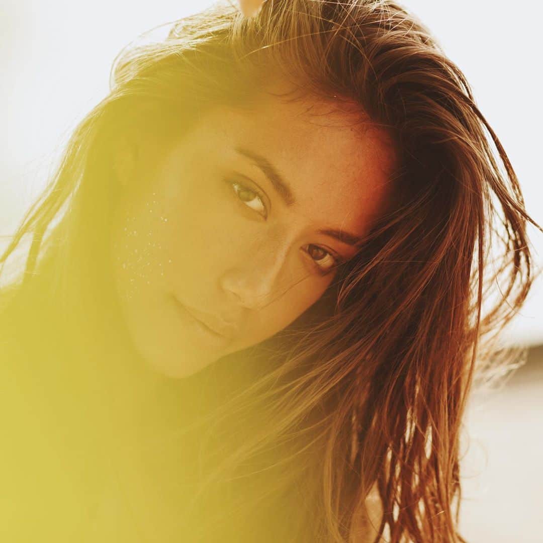 マリア・マーフィーのインスタグラム：「From the work archives⚡️ @brooklynhawaii」