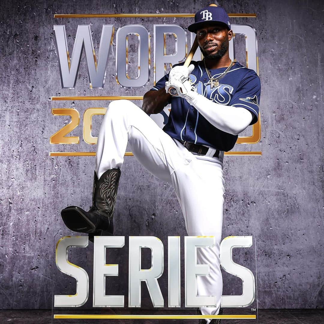 MLBさんのインスタグラム写真 - (MLBInstagram)「Howdy partner.  The Rays have arrived in Texas. #WorldSeries」10月20日 9時34分 - mlb