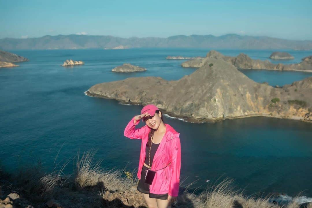 Raffi Ahmadさんのインスタグラム写真 - (Raffi AhmadInstagram)「Withhhhhh My Dokter Nutrisi Kesayaangaaanku ❤️ Tracking PADAR Island biar makinn langsingggggg dan sehat ❤️ Run Run Run Run 😇😅💪」10月20日 9時31分 - raffinagita1717