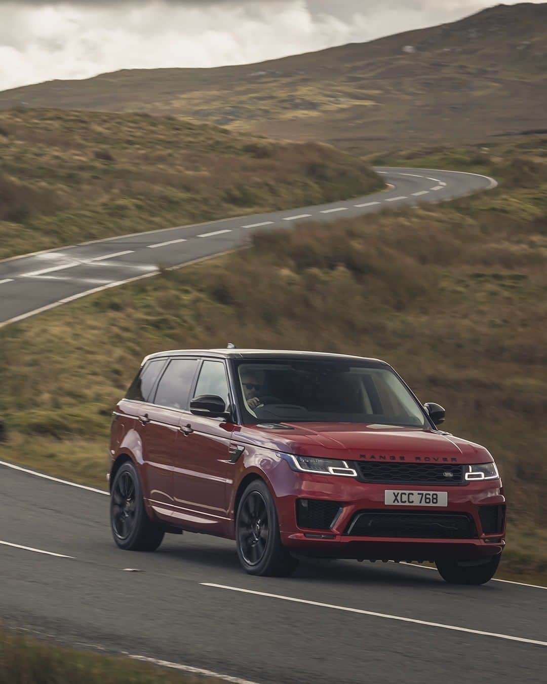 Land Roverさんのインスタグラム写真 - (Land RoverInstagram)「Poised, precise, and powerful, the #RangeRoverSport offers extraordinary performance both on and off-road. Book a test drive via the link in our bio.  #LandRover #FirenzeRed #LuxurySUV #PerformanceSUV #RangeRover50 #50YearsOfRangeRover」10月20日 1時30分 - landrover