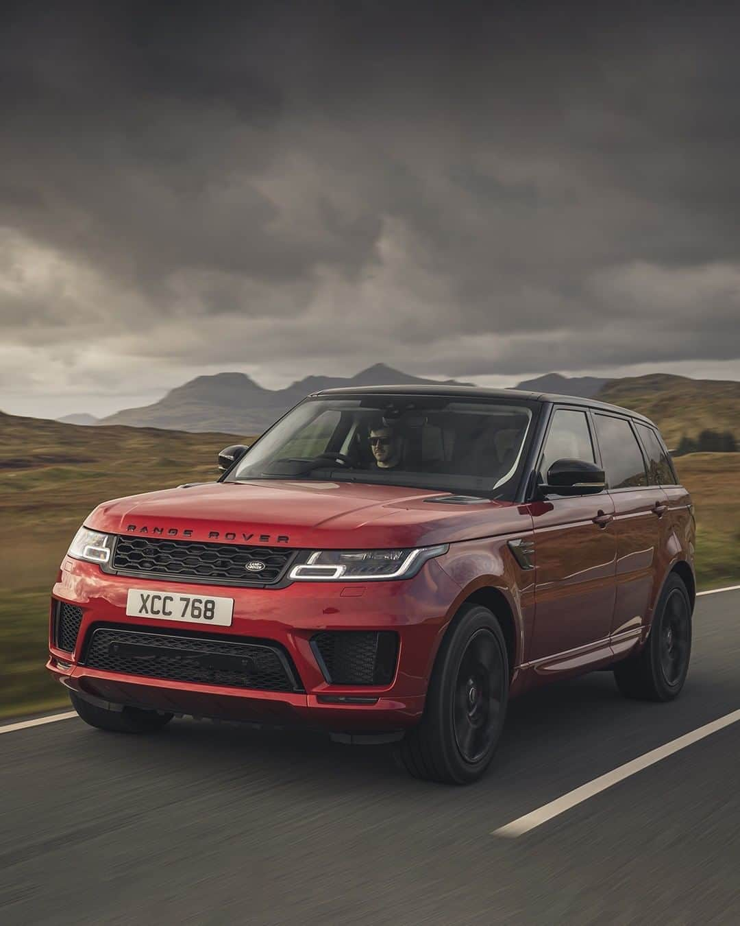 Land Roverさんのインスタグラム写真 - (Land RoverInstagram)「Poised, precise, and powerful, the #RangeRoverSport offers extraordinary performance both on and off-road. Book a test drive via the link in our bio.  #LandRover #FirenzeRed #LuxurySUV #PerformanceSUV #RangeRover50 #50YearsOfRangeRover」10月20日 1時30分 - landrover