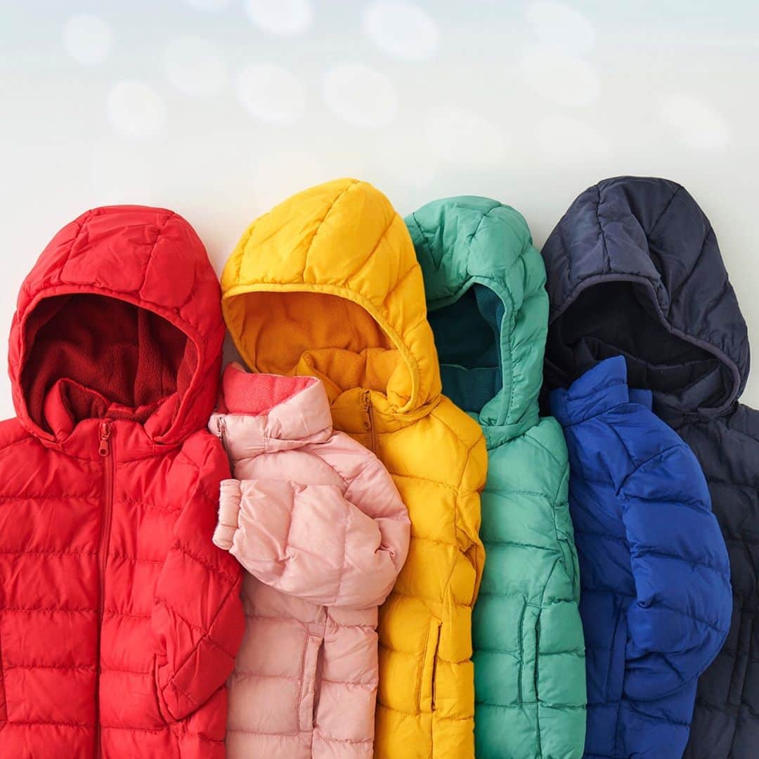 UNIQLO UKのインスタグラム：「Bright, warm and most importantly machine washable. Keep the kids warm on their next big adventure.  #Uniqlo #LifeWear #UniqloLifeWear」
