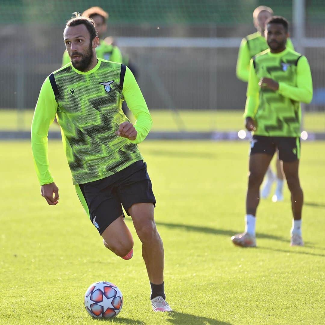 SSラツィオさんのインスタグラム写真 - (SSラツィオInstagram)「👊 Last training session before #LazioBVB!  #UCL #CMonEagles 🦅」10月20日 1時48分 - official_sslazio