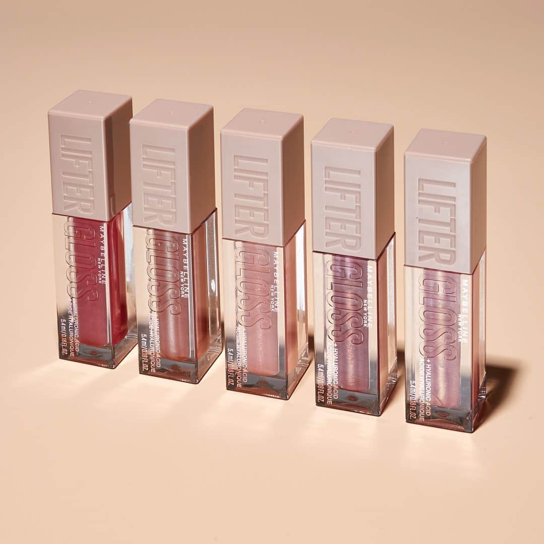 Maybelline New Yorkさんのインスタグラム写真 - (Maybelline New YorkInstagram)「Every glossy lip lover needs #liftergloss in their collection! 👄This lip gloss is infused with hyaluronic acid, keeping lips super hydrated and shiny. Shop 5 our exclusive shades only at CVS! Tap to shop.」10月20日 2時05分 - maybelline