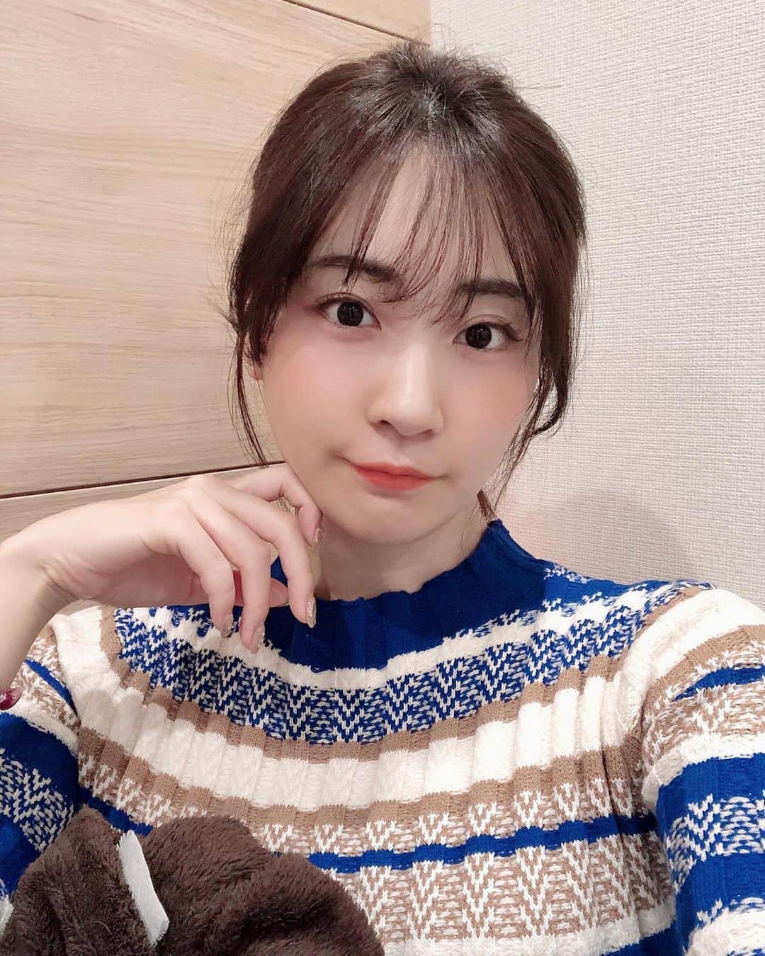 のインスタグラム：「本格的に寒くなってきたね🍂﻿ ﻿ ﻿ ﻿ ﻿ 📢池尻愛梨スケジュール📢﻿ 10月4日(日) R・I・P所属タレント勢揃いのプール撮影会✅﻿ 10月7日(水)お誕生日🎂﻿ 10月17日(土)💮はなまる撮影会💮✅﻿ 10月18日(日)何かあるかも？✅﻿ 10月30日(金) 💮はなまる撮影会💮﻿ ﻿ ﻿ ﻿ ﻿ ﻿  #romantictokyo #ロマンチックトーキョー﻿ #秋コーデ#ファッション#コーデ#トップス #プチプラ#プチプラファッション#プチプラコーデ#韓国ファッション#オルチャン#オルチャンファッション#韓国コスメ #サロモ　#韓国ファッション　#韓国ファッション通販#fashion#code#ootd ﻿ #タンバルモリ　#ダイエット #Lillybrown 　#ヴァンクリーフアーペ﻿ ﻿」