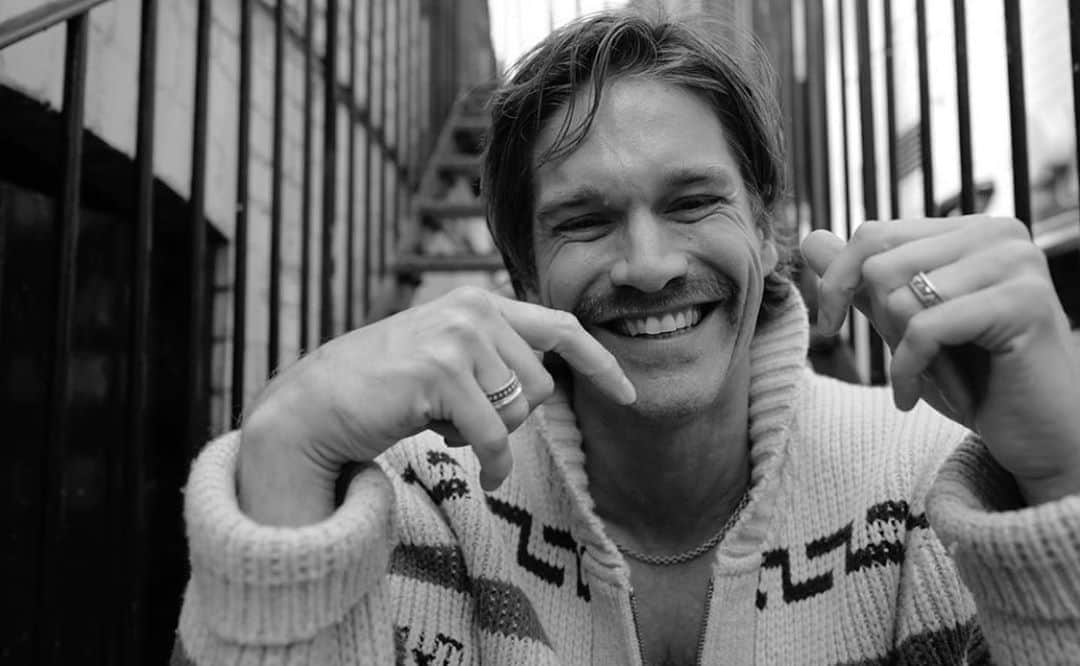ファーン・コットンのインスタグラム：「My husband looking ridiculously cool (and fit) shot by the legendary @gregwilliamsphotography for this years Movember campaign  #movember2020 @movember @jessejameswood」