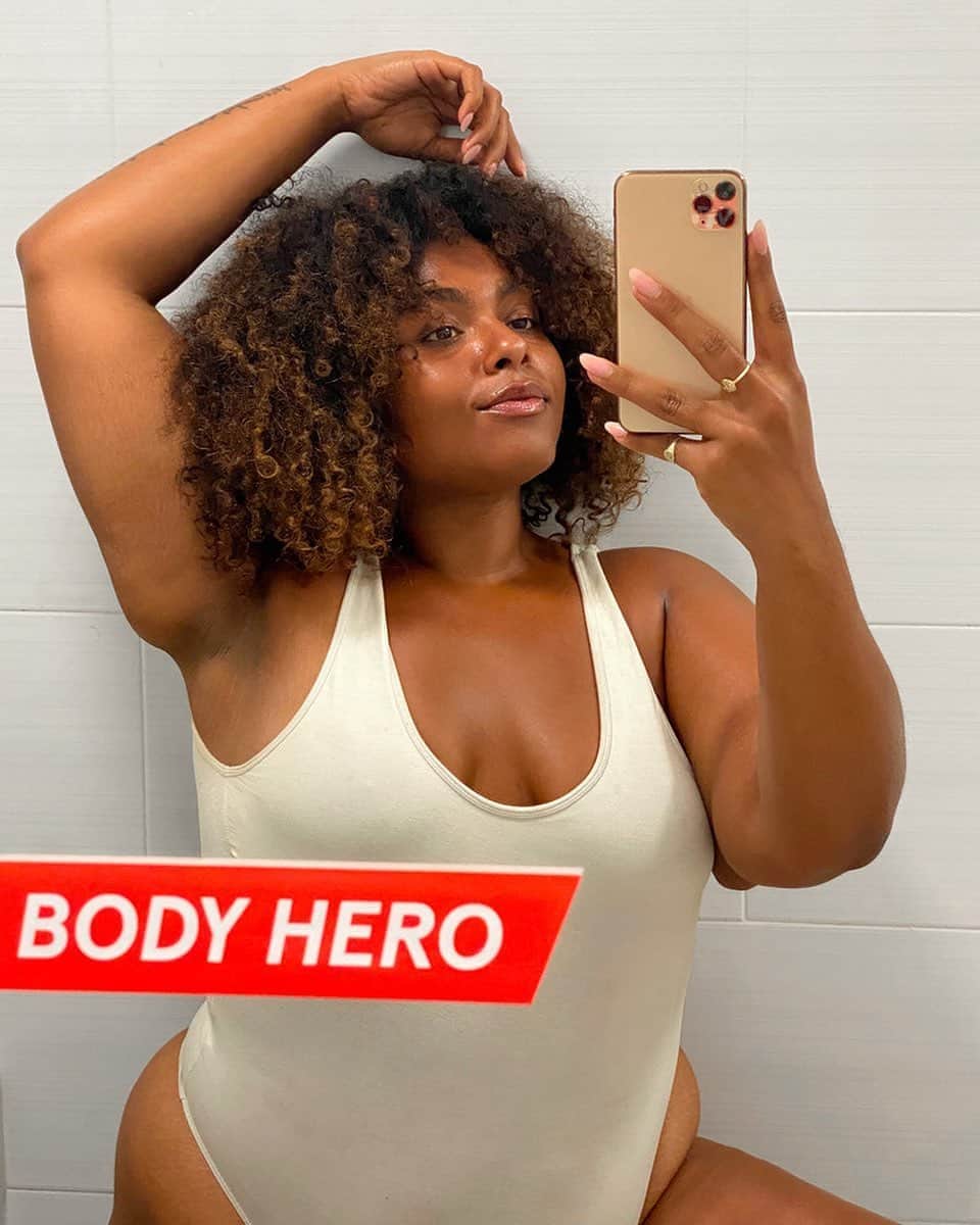Glossierさんのインスタグラム写真 - (GlossierInstagram)「BODY HERO @kendramorous ✨ Decal comes with every #BodyHero order on Glossier.com」10月20日 3時15分 - glossier