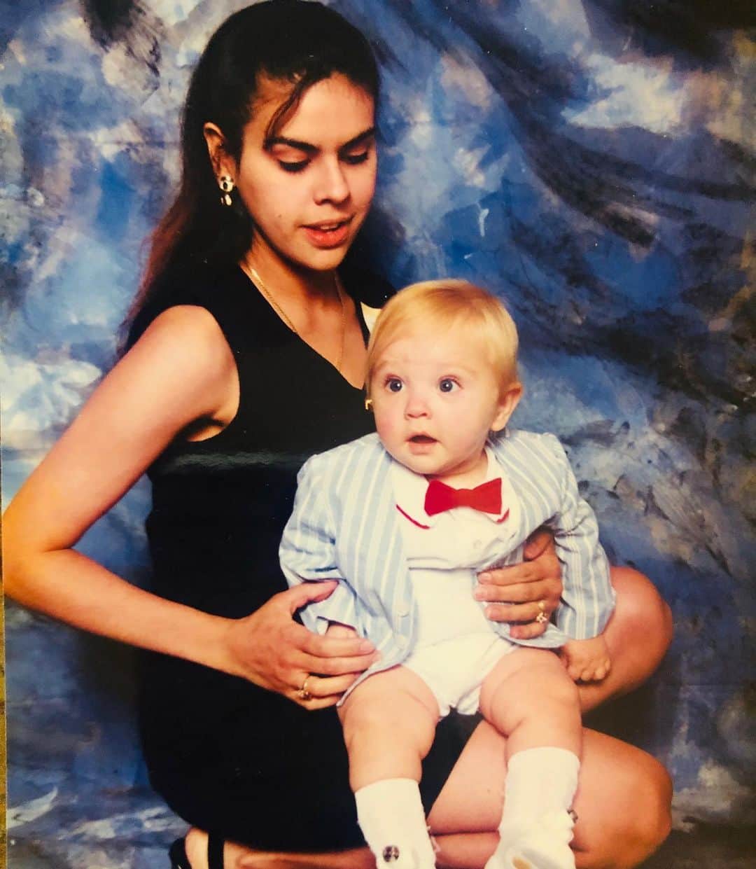 デヴィッド・ランバートのインスタグラム：「Happy birthday momma. Always needed you. Will always need you.」