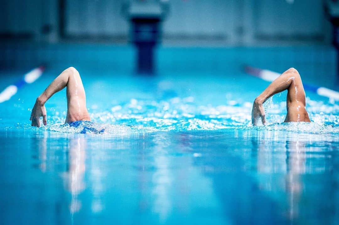 サラ・ショーストレムさんのインスタグラム写真 - (サラ・ショーストレムInstagram)「Day 8 in the bubble: Synchronised swimming on point ✔🤩 @chadleclos92   #🏆⚡ #ISL2020 #ISwimLeagueS02 #ISwimLeague #Aquapower #Budapest2020 photocred @minekasapoglu」10月20日 3時39分 - sarahsjostrom