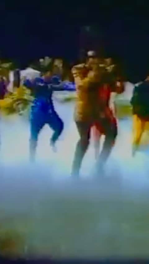 MCハマーのインスタグラム：「Addams Groove 🕺🏾🔥🕺🏾🔥🕺🏾 Halloween Vibe」