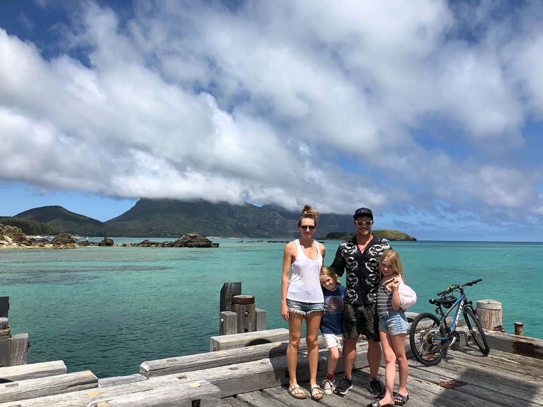 ルーク・ヘムズワースのインスタグラム：「Lord Howe Island. Wow what an amazing place. We Consider ourselves extremely fortunate that we were even allowed to go here at this point in time. Thanks to everyone that made it happen and sincerely hope more Australians are able to see this untouched and undeveloped world heritage area very soon @australia @visitlordhoweisland @islandhouse.lhi @visitnsw @avminaircharter @sealordhowe」