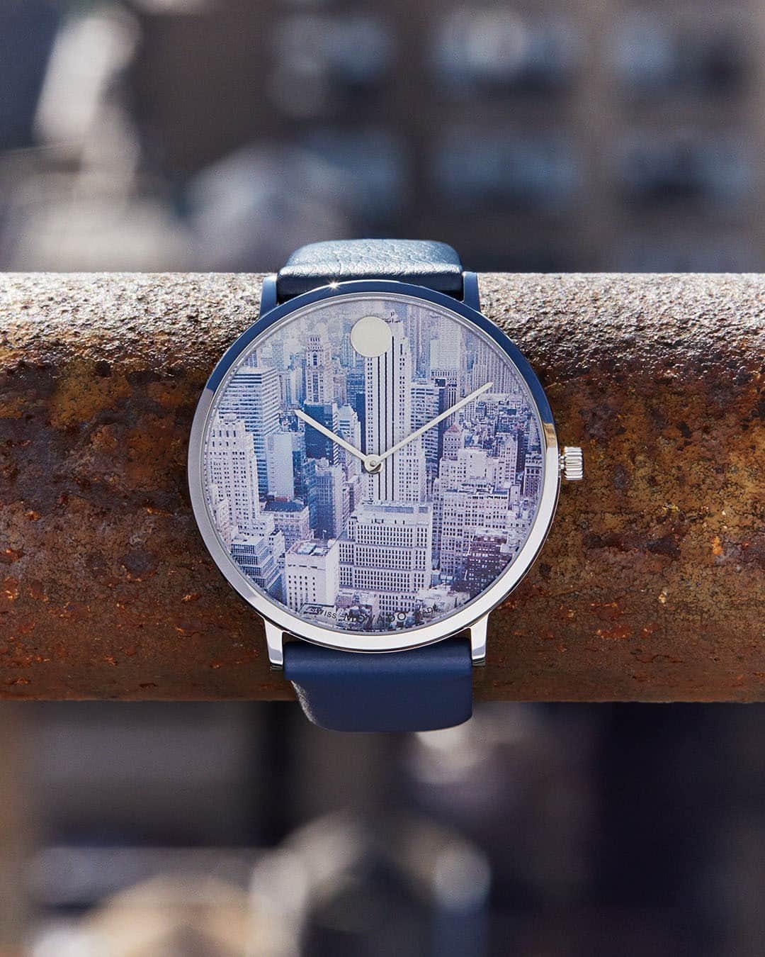 モバードのインスタグラム：「"ILLUMINATION represents a different view of NYC. In my profession I have visited many high vantage points and look down at something that seems so still, so calm despite the hustle and constant activity" - @alexilubomirski  #AlexiXMovado #Movado」