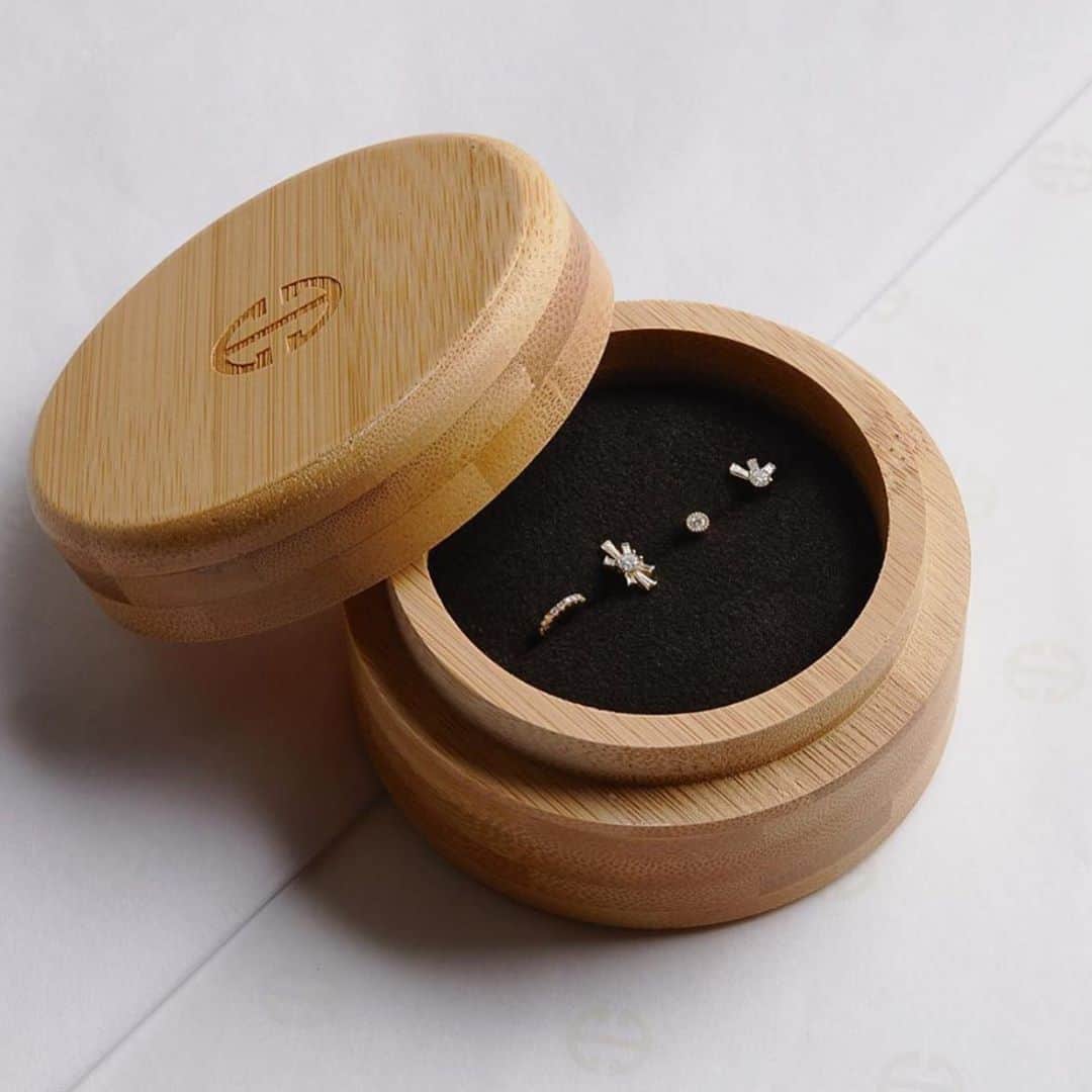 ニコール・トルンフィオのインスタグラム：「I’m so proud of where we have come with @erthjewelry #sustainable #finejewelry we have something UNIQUE, EPIC and SPECIAL launching this week, so make sure you are following @erthjewelry. We have been working so hard on this experience since the beginning of quarantine, and are so excited to be finally revealing it to the world! Let’s get this party started #proudmoment #erthceo」