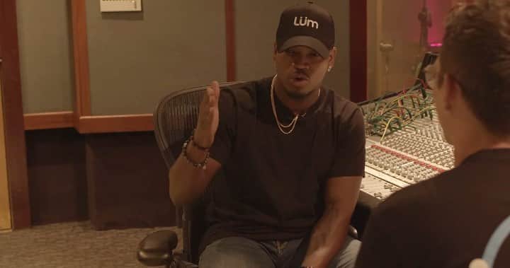 のインスタグラム：「It’s my honor & pleasure to help up and coming artists & give them advice. Now I have something a little more concrete to give to y’all & that’s one of the beautiful things about @lum.music! The web & Android LÜM just dropped TODAY!!! 👌🏾🔥🔥」
