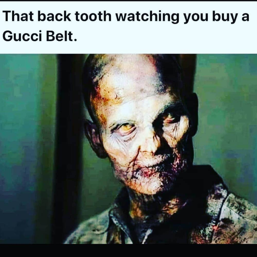 ベイビー・バッシュさんのインスタグラム写真 - (ベイビー・バッシュInstagram)「Mutha fuckaz would rather buy a Gucci belt instead of fixing that Rot!! Gum decay..but gotta Gucci Belt tho.. 😅😅 #priorities」10月20日 5時15分 - babybash