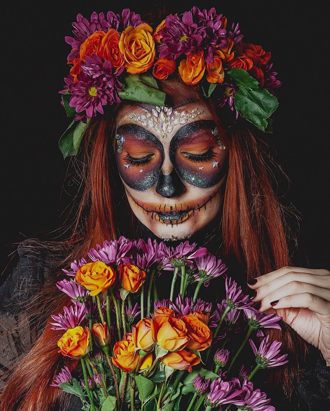 CANON USAさんのインスタグラム写真 - (CANON USAInstagram)「Rising from the dead to smell the flowers 💀💐 Make sure to use #SpookyWithCanon in your captions for a chance to be featured!   📸 #Canon EOS 50D Lens: EF 50mm f/1.4 USM」10月20日 5時44分 - canonusa