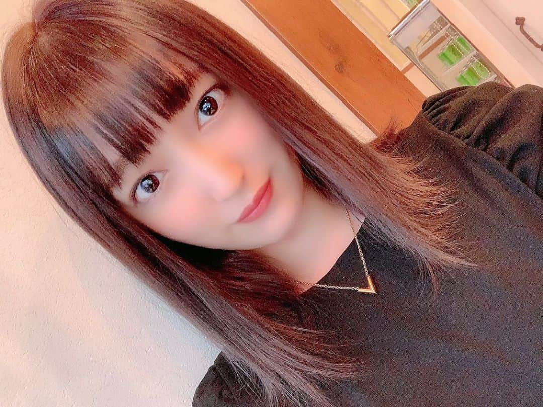 中村優香さんのインスタグラム写真 - (中村優香Instagram)「𓊆ヘアメンテ𓊇  おはよう☀︎  昨日はヘアメンテ行ってきた！ いつも通り神様じゅんさん( @jun31666 )に グレージュに染めてもらって、 伸び伸びでうざったかった 前髪も切って幅を広くしてもらった♡  1枚目⇒ピンク加工あり 2枚目⇒ピンク加工なし 3枚目⇒びふぉあ  どう〜？(*´ω`*)  #yuuka🐶 #ヘアメンテ #ユーフォリア渋谷 #グレージュヘアー #幅広前髪 #サロンモデル東京 #bijo_post #ポートレートモデル #beauty #fashion #サロモ #サロンモデル #美脚 #美脚モデル #ビジョビ #ビジョビジョ #ロブ #ロブヘア #ロブヘア女子  #セルフィー女子 #女の子 #オルチャン #カワイイ #キャバ嬢 #girl #woman #selfie #cute #kawaii #lobhair」10月20日 5時45分 - yuuka0710reia