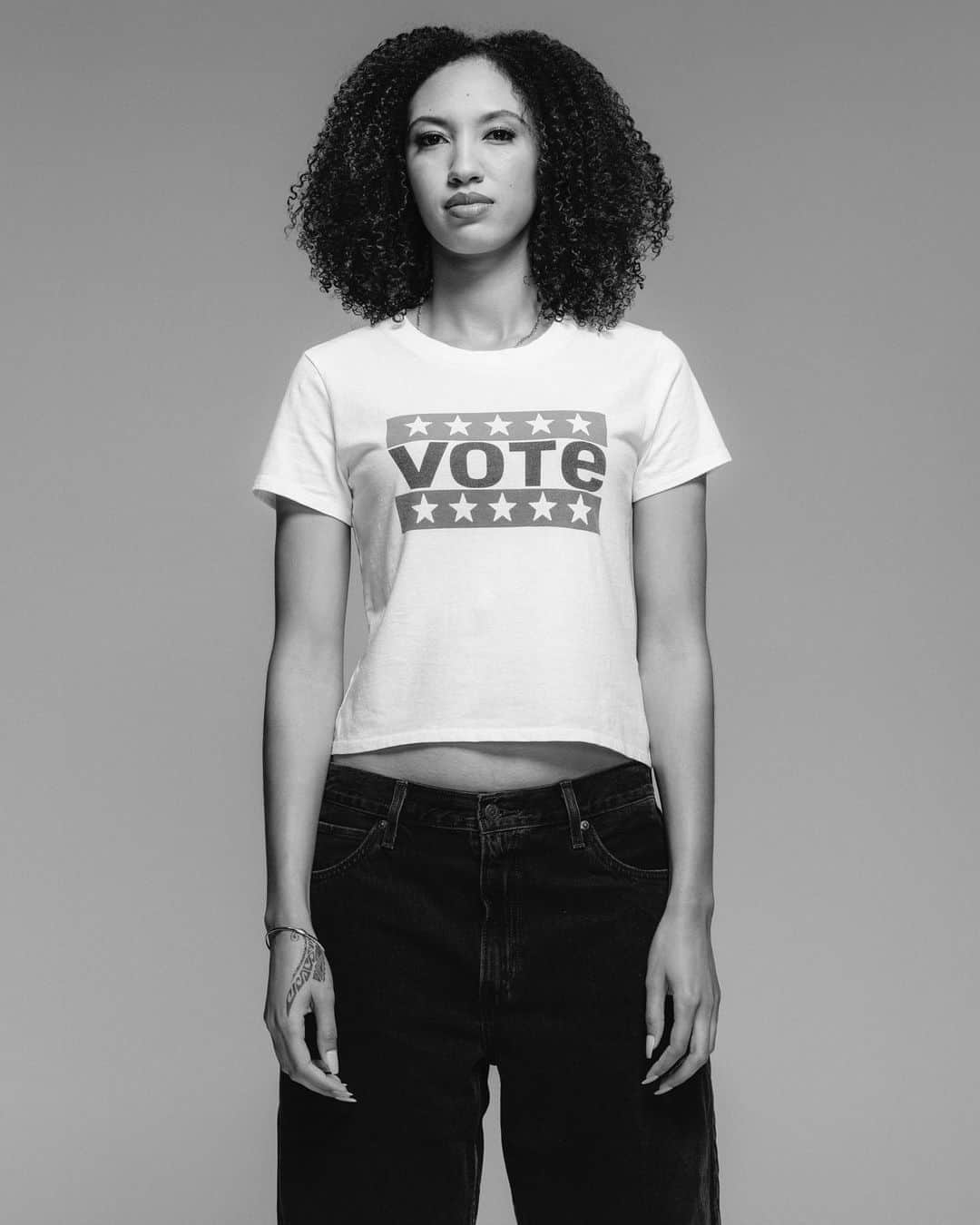 Levi’sさんのインスタグラム写真 - (Levi’sInstagram)「Jazmine Williams  Poet  “Voting is my evidence of faith in every activist, artist, healer, and cultural architect of my time that is doing the work on themselves and in our communities.” . Photography by: @djenebaaduayom Styling by: @ecduzit Make-up by: @tobyfleischman」10月20日 6時02分 - levis