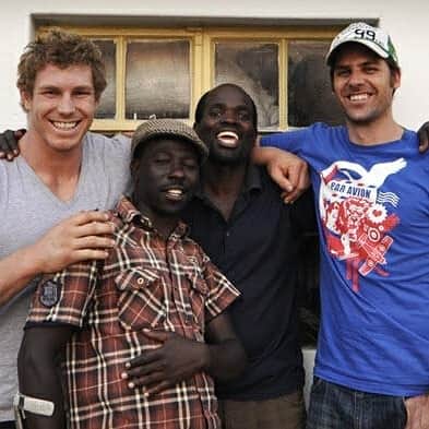 デビッド・ポーコックさんのインスタグラム写真 - (デビッド・ポーコックInstagram)「2009: More rugby with the Force. Co-founded EightyTwenty Vision with my mate Luke O’Keefe and partnered with HEFO, a community development organisation, in rural Zimbabwe. I made the Wallabies run on side for the first time and got in trouble from Waz MacDonald, the team doctor, for putting a dislocated finger back in on the field 🖕😂」10月20日 6時16分 - davidpocock