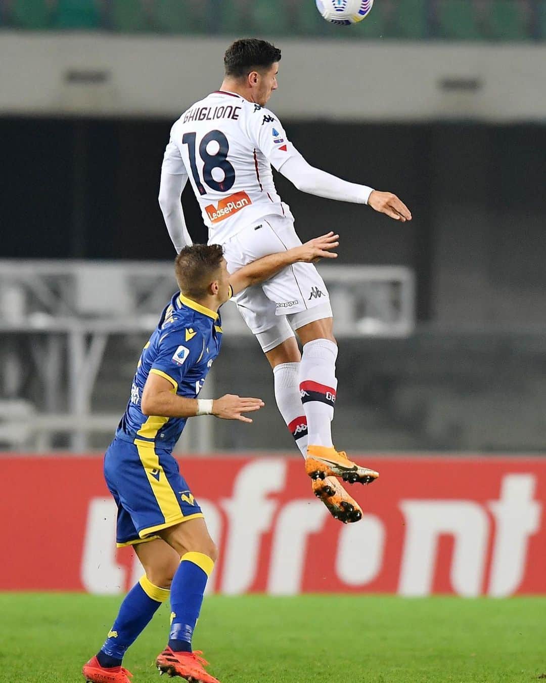 パオロ・ギリオーネのインスタグラム：「Grande spirito di squadra e buon punto💪🏻#hellasgenoa」