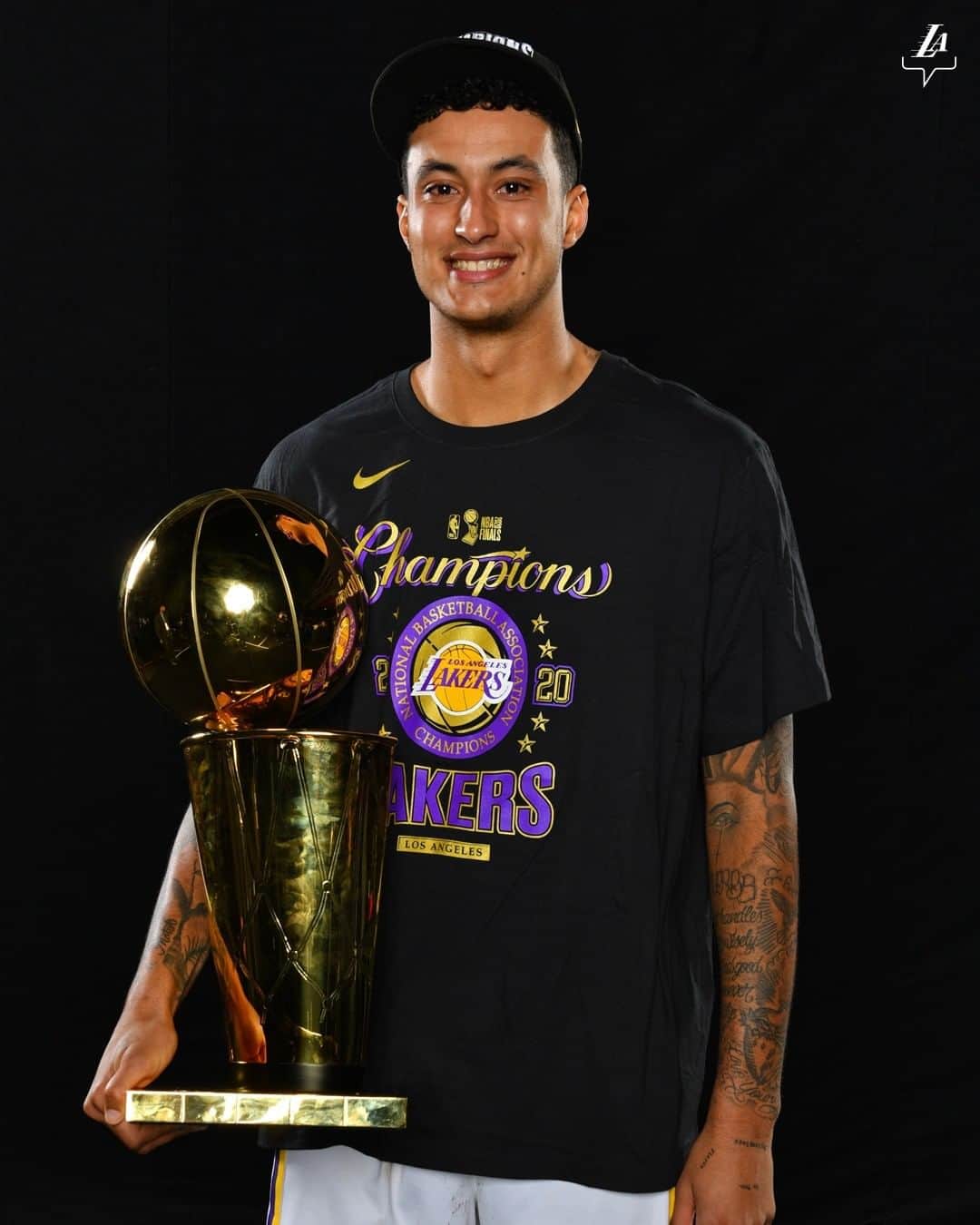 Los Angeles Lakersさんのインスタグラム写真 - (Los Angeles LakersInstagram)「Championship Portraits (Pt. II)」10月20日 7時25分 - lakers