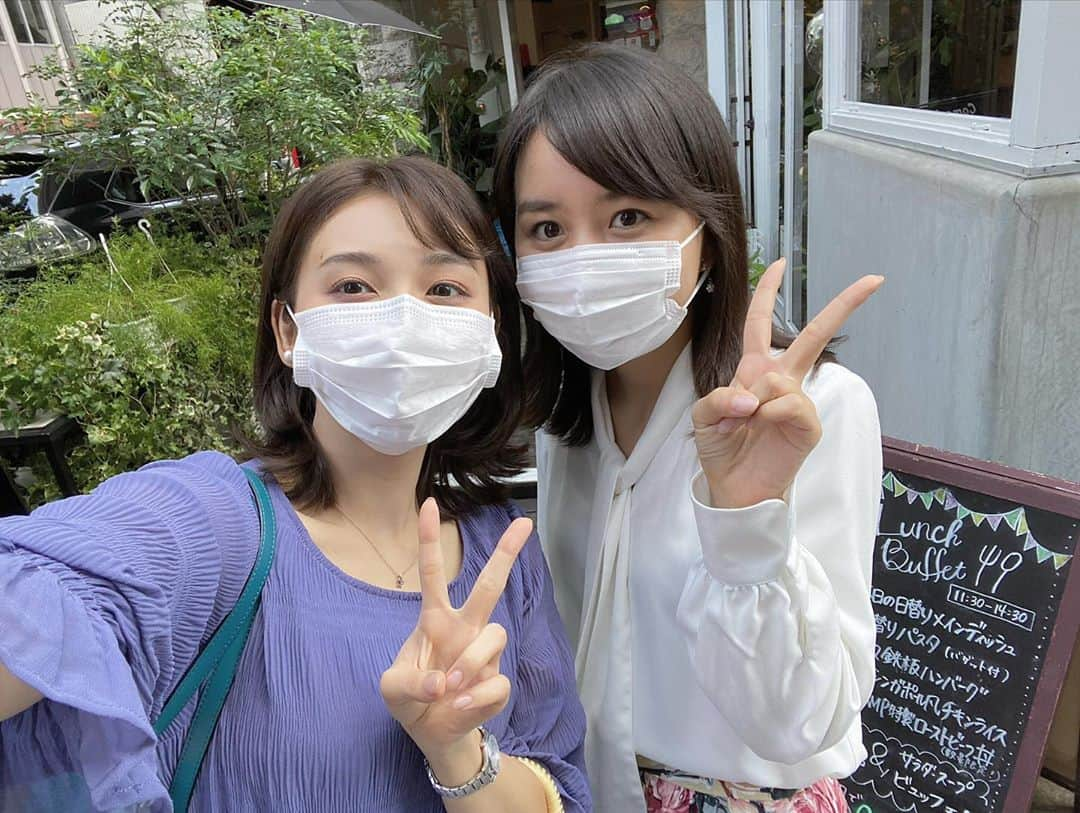 野嶋紗己子さんのインスタグラム写真 - (野嶋紗己子Instagram)「先日、大阪出張で北海道から来ていた、UHBの同期 石野智子アナと会いました☺️🌸﻿ 1時間半くらいの短い時間だったけど、つもる話に花を咲かせて最高に楽しい時間を過ごせました😌﻿ ﻿ 大切な友達！！﻿ 体に気をつけてねサトコ〜☺️🍀﻿ ﻿ #北海道文化放送 #UHB #石野智子 アナウンサー﻿ #今日もミントを見てミント !!」10月20日 8時35分 - nojima_sakiko