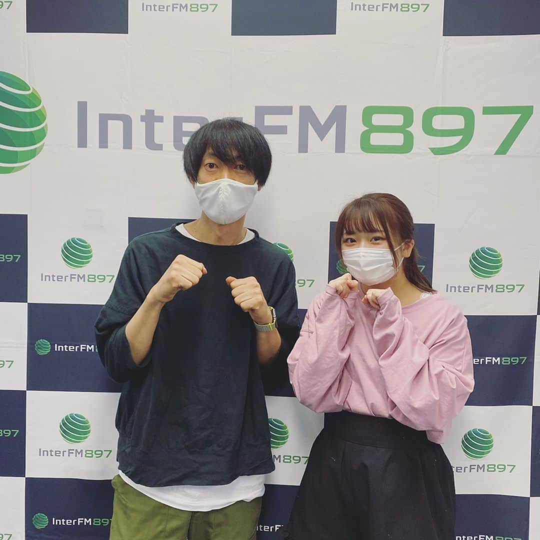 山田稔明さんのインスタグラム写真 - (山田稔明Instagram)「本日24時からInterFM 「Master My Dear」にゲスト出演、洋楽学び中の「あっとせぶんてぃーん」ももなちゃんにお薦め音楽を伝授するという番組です。楽しい収録でした。ぜひお聴きください。 #山田稔明 #あっとせぶんてぃーん」10月20日 19時34分 - toshiakiyamada