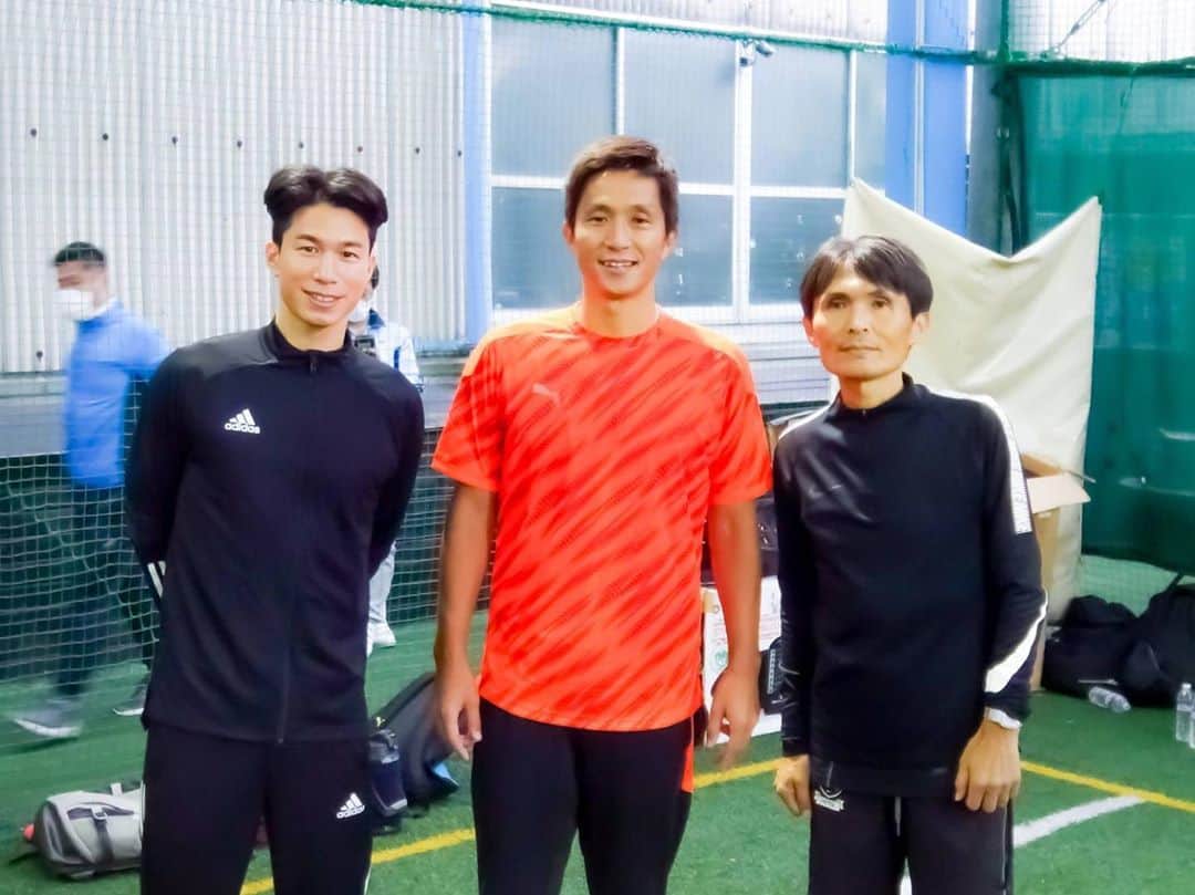 のインスタグラム：「2か月続けて  @soccer_noba_official のサッカー教室に参加させてもらいました！ 今回は福西さんと名良橋さんという子供の頃見てた方たちとサッカーできて純粋に嬉しかったです😁 僕は指導者ではないのでこういうサッカー教室があるときは僕自身が真剣にプレーして子供達がそこから何か気づいたり感じたりして少しでも彼らの成長する要素になれればいいなと思ってます。 僕自身も楽しんでできたし、膝の調子もだいぶ良くなってきてもう少しで100%でサッカーができそうです✌️」