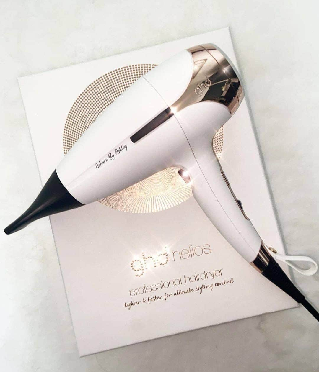 ghd hairさんのインスタグラム写真 - (ghd hairInstagram)「ghd helios isn’t just a pretty face 💁‍♀️   The award-winner will give you the perfect blow-dry & blow your mind, all at once 😏  BTW...you can personalise it too ✨  @auburn_hairbyashley   #ghd #ghdhair #ghdhelios #hairgoals #hairinspo #hairdryer #awardwinning #blowdry #blowdryinghair #hairinspo」10月20日 19時35分 - ghdhair