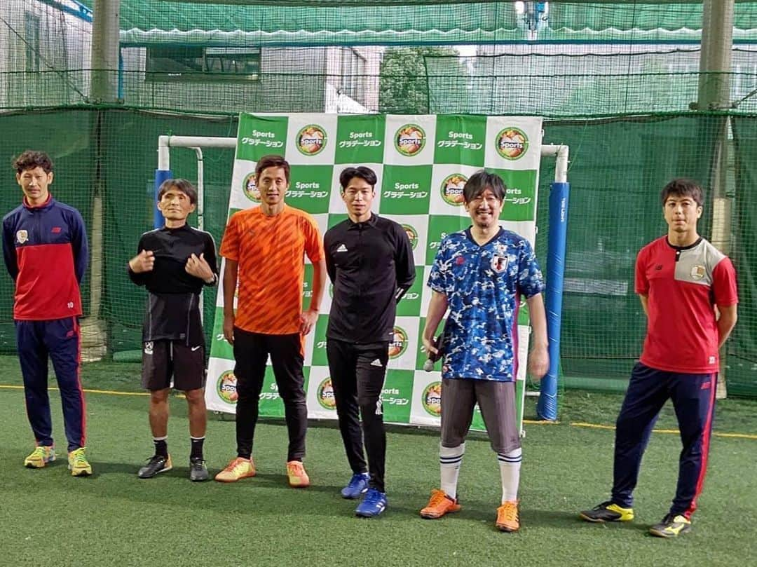 福西崇史さんのインスタグラム写真 - (福西崇史Instagram)「. 先日のサカノバサッカー教室⚽️ . 子供達の一生懸命さが伝わってきた〜✨ 一緒にplayする事で感じてもらえるのもがあればいいな〜⚽️😊 . たまに大人げないって言われる…笑🤣 . 楽しかった〜〜😁 . #幸野志有人 #福西崇史 #名良橋晃 #サカノバ #soccer #子供達 #保護者 #コロナ対策 #puma #楽しむ」10月20日 18時05分 - takashi_fukunishi