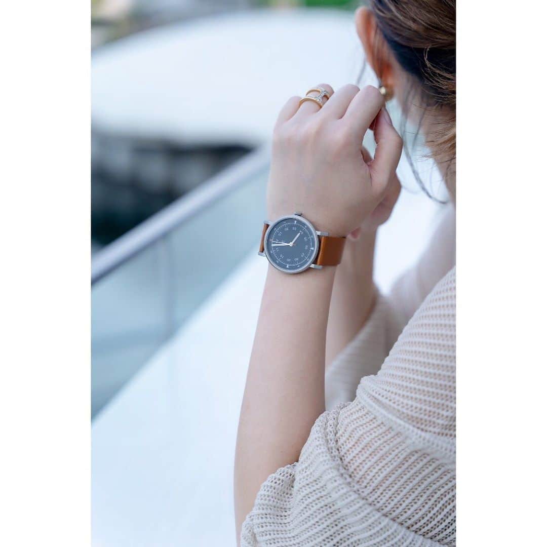 のインスタグラム：「ㅤ お気に入り⌚️ ㅤ ㅤ @mavenjapan  【URBAN SCOUT（アーバンスカウト）】 ㅤ ㅤ  ㅤ ㅤ ㅤ ㅤ　10%𝙾𝙵𝙵 𝚌𝚘𝚞𝚙𝚘𝚗 ⇨ 【nanapiy】 ㅤ ㅤ ㅤ ㅤ ㅤ ㅤ  #mavenwatches #マベン #マベンウォッチズ #腕時計 #時計 #手元倶楽部 #時計 #watch #手元 #手元くら部 #手もとくらぶ #手元クラブ #手元コーデ #手元くらぶ #locari  #ファインダー越しの私の世界 #mineby3moot  #ポートレート」