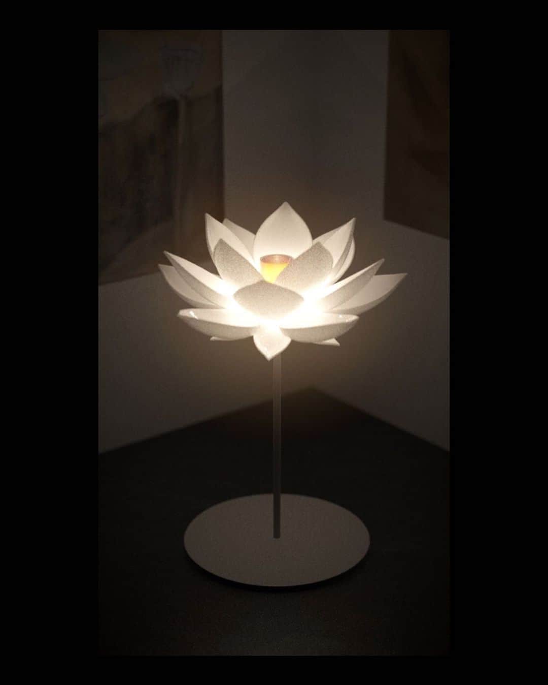 Uzo Hiramatsuさんのインスタグラム写真 - (Uzo HiramatsuInstagram)「A friend of mine created a three-dimensional CG image of my iconic lotus. #fukuoka #contemporaryart #lotus #3dmodeling」10月20日 18時07分 - uzo_hiramatsu