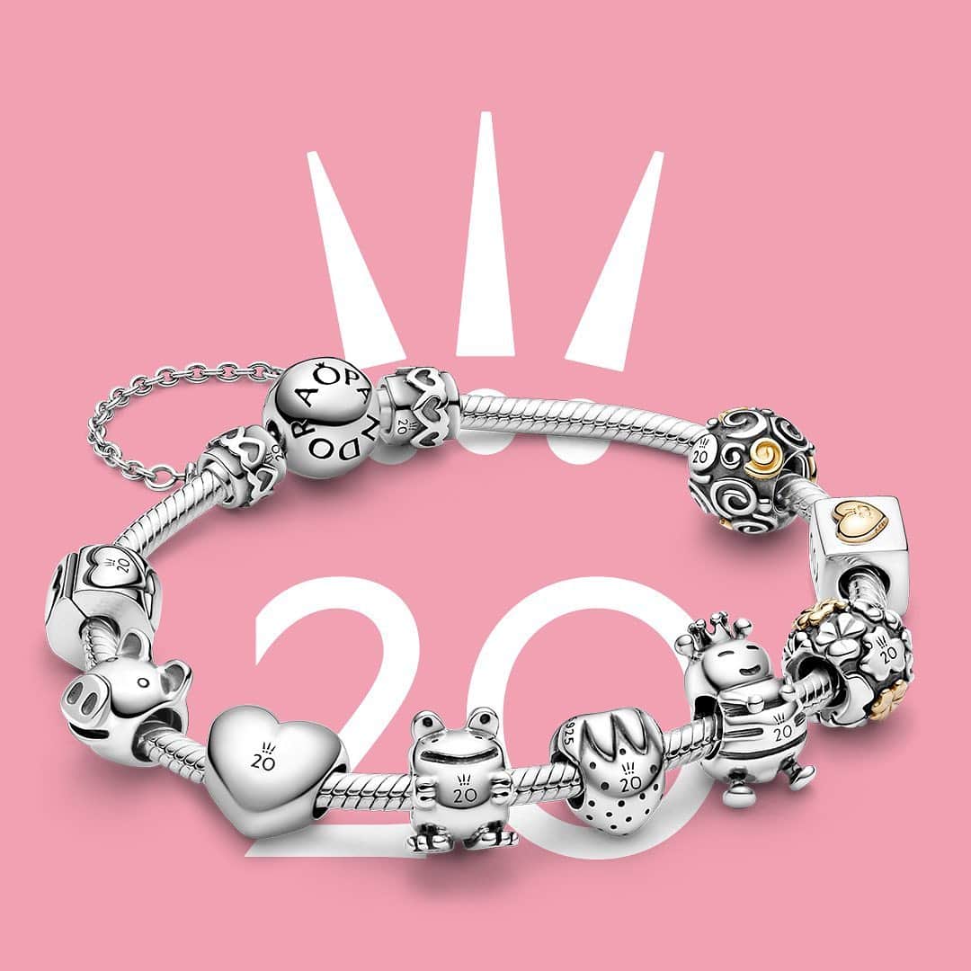 PANDORAさんのインスタグラム写真 - (PANDORAInstagram)「Your Pandora story starts with your charms and this 2020 Limited Edition Swirl Charm symbolised so much to so many around the world since its first launch. Throughout 2020, on the 20th of each month, we’ll release a limited-edition charm. Remember to be fast! These charms sell out quick, with a very limited number available. Only one can be purchased per person.  The charm launches today at 8am local time (CEST, BST, HKT, EDT, AEDT NZDT). It will only be available online and in-store in selected markets. #Pandora20 #LimitedEdition」10月20日 18時10分 - theofficialpandora