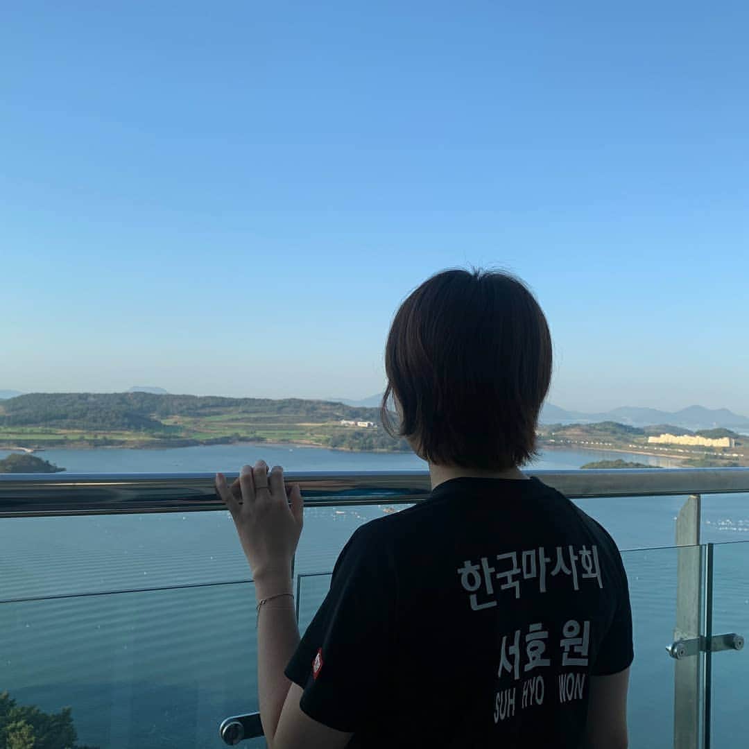 ソ・ヒョウオンさんのインスタグラム写真 - (ソ・ヒョウオンInstagram)「여수바다 이쁘다 🌊😊 #여수 현실은 훈련🏓」10月20日 18時14分 - suh_hyowon_